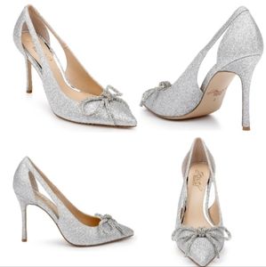Badgley Mischka crystal bow pointed toe pump NEARLY NEW!!!!
